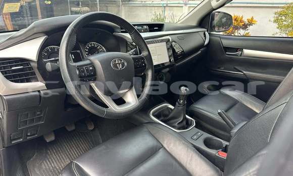 Buy Used Toyota Hilux White Car in Vientiane in Vientiane Province Buy Used Toyota Hilux White Car in Vientiane in Vientiane Province