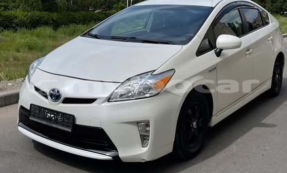 Acheter Occasion Voiture Toyota Prius Blanc à Vientiane, Vientiane Province Acheter Occasion Voiture Toyota Prius Blanc à Vientiane, Vientiane Province