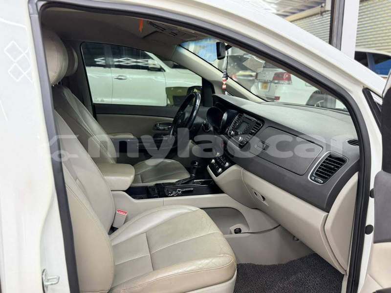 Big with watermark kia sedona vientiane province vientiane 7600
