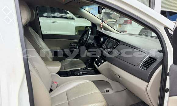 Buy Used Kia Sedona White Car in Vientiane in Vientiane Province Buy Used Kia Sedona White Car in Vientiane in Vientiane Province