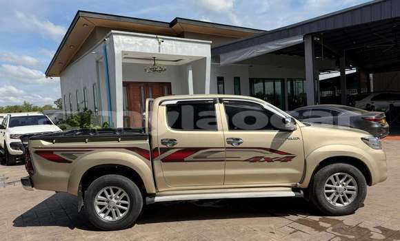 Buy Used Toyota Hiluxe Revo Other Car in Vientiane in Vientiane Province Buy Used Toyota Hiluxe Revo Other Car in Vientiane in Vientiane Province