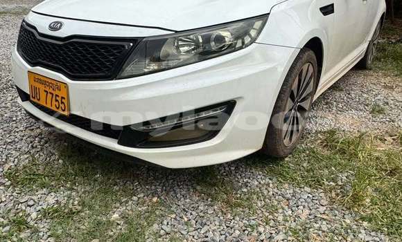 Buy Used Kia K5 White Car in Vientiane in Vientiane Province