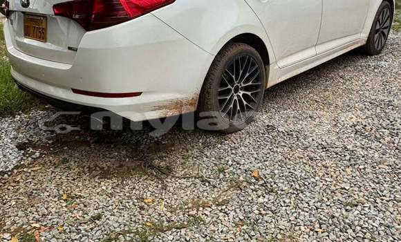 Buy Used Kia K5 White Car in Vientiane in Vientiane Province Buy Used Kia K5 White Car in Vientiane in Vientiane Province