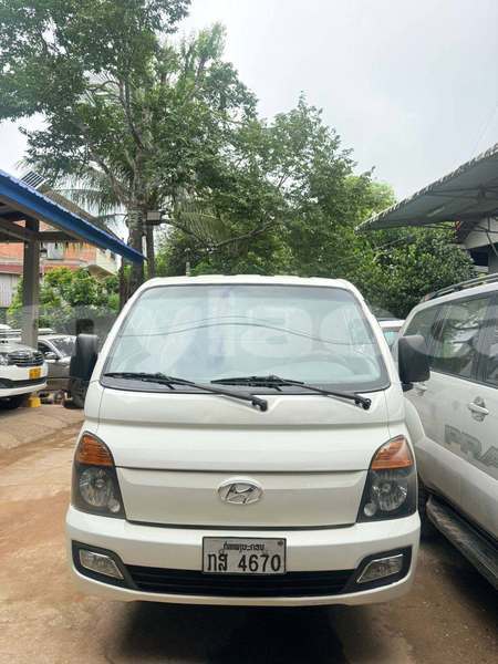 Big with watermark hyundai h1 vientiane province vientiane 7620
