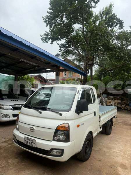Big with watermark hyundai h1 vientiane province vientiane 7620