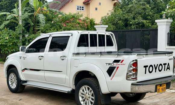 ຊື້ ໃຊ້ແລ້ວ Toyota Hilux White ລົດ ໃນ Vientiane ໃນ Vientiane Province ຊື້ ໃຊ້ແລ້ວ Toyota Hilux White ລົດ ໃນ Vientiane ໃນ Vientiane Province