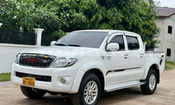 ຊື້ ໃຊ້ແລ້ວ Toyota Hilux White ລົດ ໃນ Vientiane ໃນ Vientiane Province ຊື້ ໃຊ້ແລ້ວ Toyota Hilux White ລົດ ໃນ Vientiane ໃນ Vientiane Province
