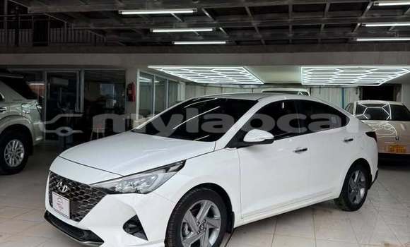 Buy Used Hyundai Accent White Car in Vientiane in Vientiane Province Buy Used Hyundai Accent White Car in Vientiane in Vientiane Province