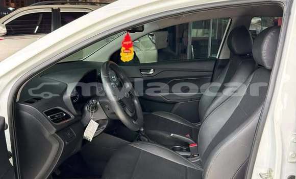 Buy Used Hyundai Accent White Car in Vientiane in Vientiane Province Buy Used Hyundai Accent White Car in Vientiane in Vientiane Province