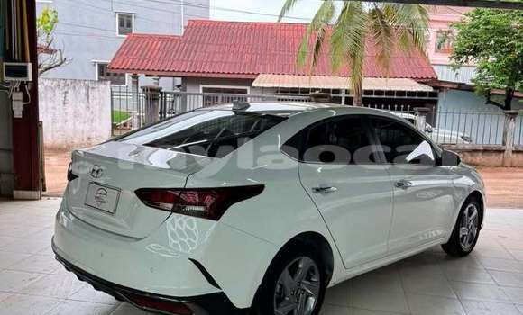 Buy Used Hyundai Accent White Car in Vientiane in Vientiane Province Buy Used Hyundai Accent White Car in Vientiane in Vientiane Province