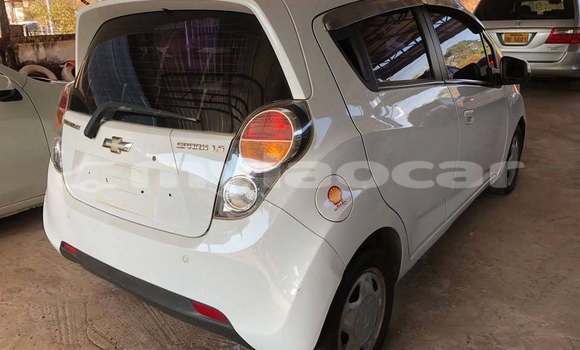 Buy Used Chevrolet S-10 Pickup White Car in Vientiane in Vientiane Province Buy Used Chevrolet S-10 Pickup White Car in Vientiane in Vientiane Province