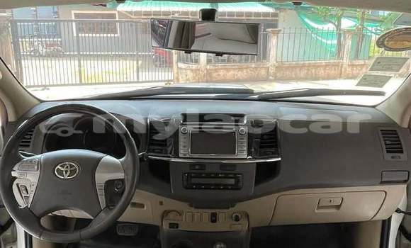 Buy Used Toyota Fortuner White Car in Vientiane in Vientiane Province Buy Used Toyota Fortuner White Car in Vientiane in Vientiane Province