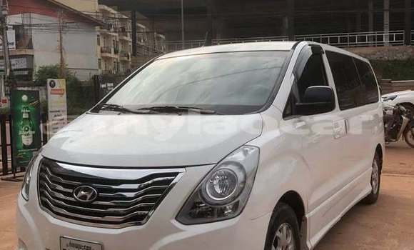 Buy Used Hyundai Starex White Car in Vientiane in Vientiane Province