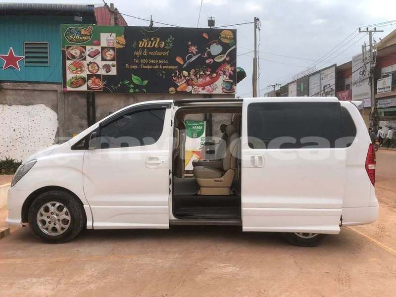 Big with watermark hyundai starex vientiane province vientiane 7660