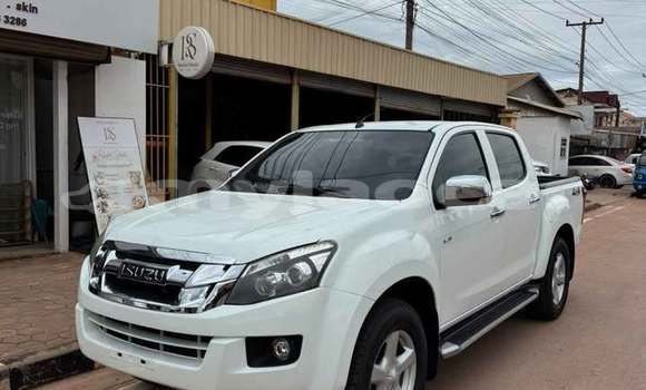 Buy Used Isuzu D–MAX White Car in Vientiane in Vientiane Province