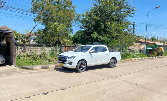 Buy Used Isuzu D-max Cab4 White Car in Savannakhet in Savannakhét Province