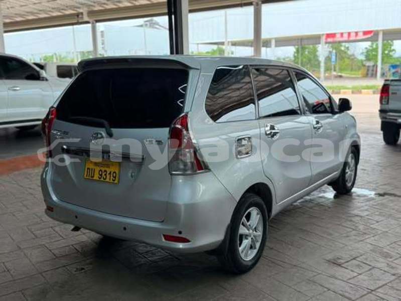 Big with watermark toyota avanza vientiane province vientiane 7686