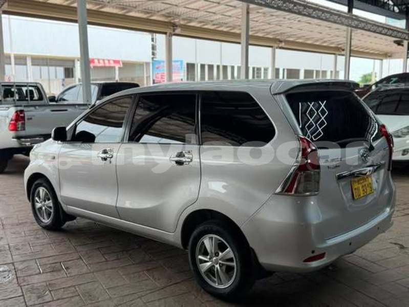 Big with watermark toyota avanza vientiane province vientiane 7686