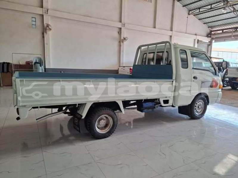 Big with watermark hyundai accent vientiane province vientiane 7689