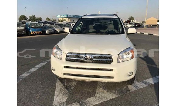 Buy Import Toyota HiAce White Truck in Import - Dubai in Attapeu Province