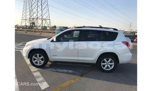 Buy Import Toyota HiAce White Truck in Import - Dubai in Attapeu Province Buy Import Toyota HiAce White Truck in Import - Dubai in Attapeu Province