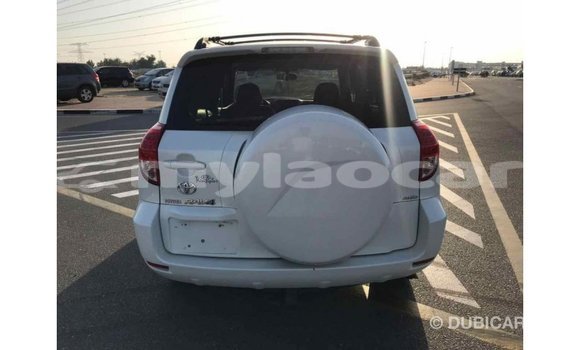 Buy Import Toyota HiAce White Truck in Import - Dubai in Attapeu Province Buy Import Toyota HiAce White Truck in Import - Dubai in Attapeu Province
