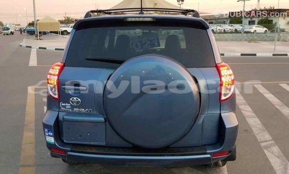 Buy Import Toyota HiAce Blue Truck in Import - Dubai in Attapeu Province Buy Import Toyota HiAce Blue Truck in Import - Dubai in Attapeu Province
