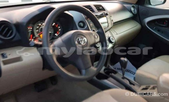 Buy Import Toyota HiAce Blue Truck in Import - Dubai in Attapeu Province Buy Import Toyota HiAce Blue Truck in Import - Dubai in Attapeu Province
