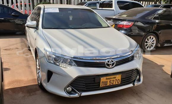 Buy Used Toyota Camry White Car in Vientiane in Vientiane Province Buy Used Toyota Camry White Car in Vientiane in Vientiane Province
