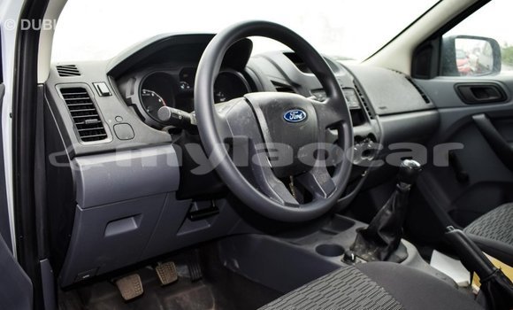 Acheter Import Voiture Ford Ranger Blanc à Import - Dubai, Attapeu Province Acheter Import Voiture Ford Ranger Blanc à Import - Dubai, Attapeu Province