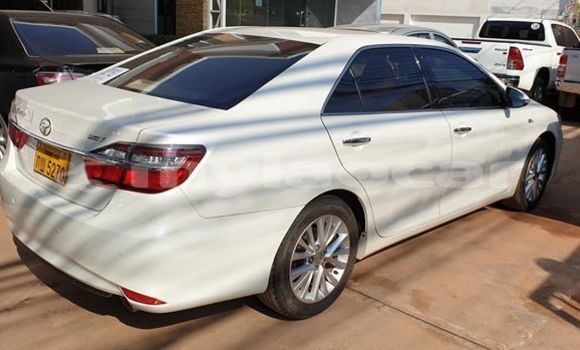 Buy Used Toyota Camry White Car in Vientiane in Vientiane Province Buy Used Toyota Camry White Car in Vientiane in Vientiane Province