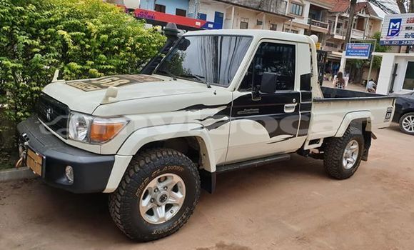 Buy Used Toyota Land Cruiser Other Car in Vientiane in Vientiane Province Buy Used Toyota Land Cruiser Other Car in Vientiane in Vientiane Province