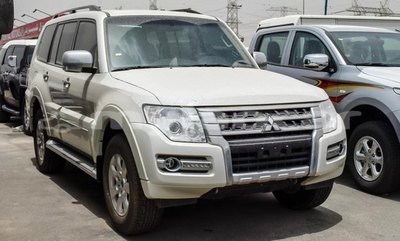 Buy Import Mitsubishi Pajero White Car in Import - Dubai in Attapeu Province