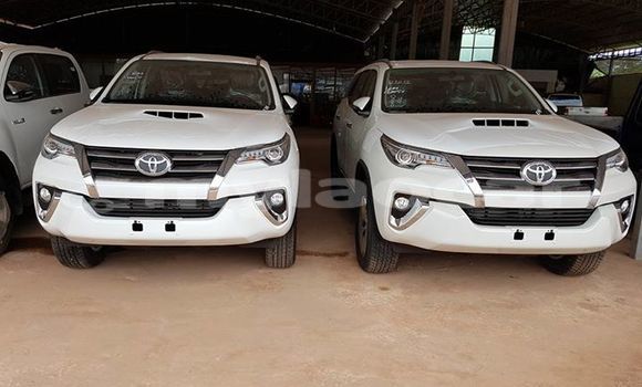 Buy Used Toyota Fortuner White Car in Vientiane in Vientiane Province Buy Used Toyota Fortuner White Car in Vientiane in Vientiane Province