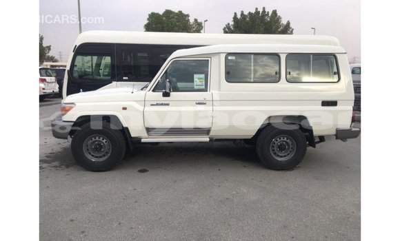 Buy Import Toyota Land Cruiser White Car in Import - Dubai in Attapeu Province Buy Import Toyota Land Cruiser White Car in Import - Dubai in Attapeu Province