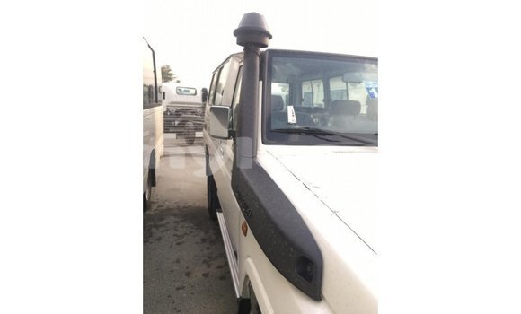 Buy Import Toyota Land Cruiser White Car in Import - Dubai in Attapeu Province Buy Import Toyota Land Cruiser White Car in Import - Dubai in Attapeu Province