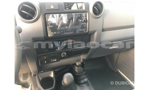 Buy Import Toyota Land Cruiser White Car in Import - Dubai in Attapeu Province Buy Import Toyota Land Cruiser White Car in Import - Dubai in Attapeu Province