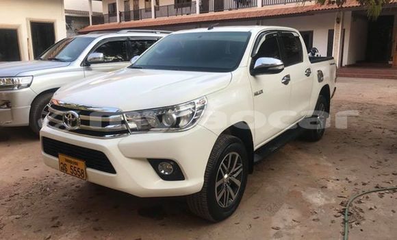 ຊື້ ໃຊ້ແລ້ວ Toyota Hilux White ລົດ ໃນ Vientiane ໃນ Vientiane Province ຊື້ ໃຊ້ແລ້ວ Toyota Hilux White ລົດ ໃນ Vientiane ໃນ Vientiane Province