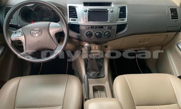 Buy Used Toyota Hilux Silver Car in Vientiane in Vientiane Province Buy Used Toyota Hilux Silver Car in Vientiane in Vientiane Province