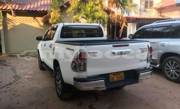 ຊື້ ໃຊ້ແລ້ວ Toyota Hilux White ລົດ ໃນ Vientiane ໃນ Vientiane Province ຊື້ ໃຊ້ແລ້ວ Toyota Hilux White ລົດ ໃນ Vientiane ໃນ Vientiane Province