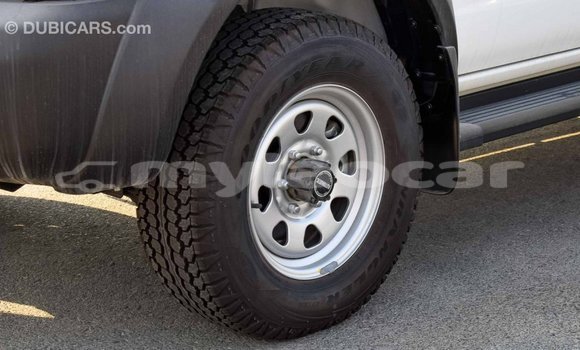 Buy Import Nissan NP 300 White Car in Import - Dubai in Attapeu Province Buy Import Nissan NP 300 White Car in Import - Dubai in Attapeu Province