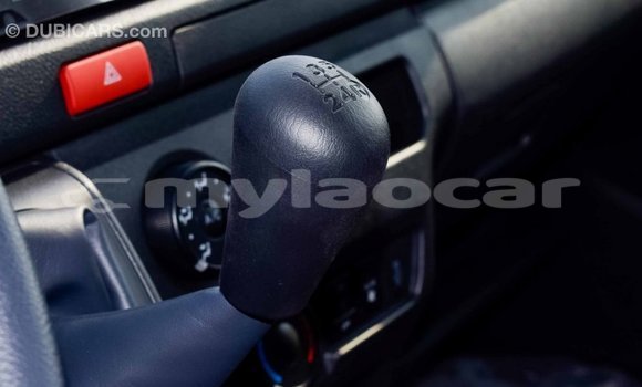 ຊື້ ການ ນຳ ເຂົ້າ Toyota Hiace White ລົດ ໃນ Import - Dubai ໃນ Attapeu Province ຊື້ ການ ນຳ ເຂົ້າ Toyota Hiace White ລົດ ໃນ Import - Dubai ໃນ Attapeu Province