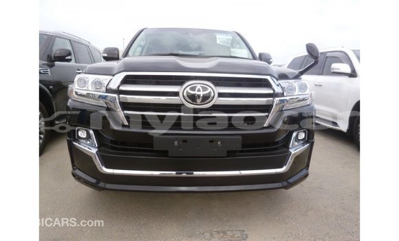 Acheter Import Voiture Toyota Land Cruiser Noir à Import - Dubai, Attapeu Province Acheter Import Voiture Toyota Land Cruiser Noir à Import - Dubai, Attapeu Province