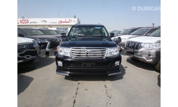 Acheter Import Voiture Toyota Land Cruiser Noir à Import - Dubai, Attapeu Province Acheter Import Voiture Toyota Land Cruiser Noir à Import - Dubai, Attapeu Province