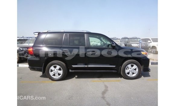 Acheter Import Voiture Toyota Land Cruiser Noir à Import - Dubai, Attapeu Province Acheter Import Voiture Toyota Land Cruiser Noir à Import - Dubai, Attapeu Province