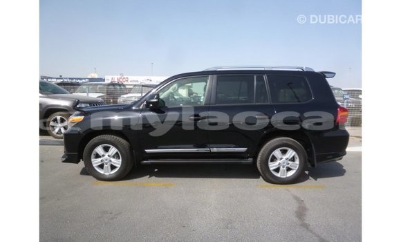 Acheter Import Voiture Toyota Land Cruiser Noir à Import - Dubai, Attapeu Province Acheter Import Voiture Toyota Land Cruiser Noir à Import - Dubai, Attapeu Province