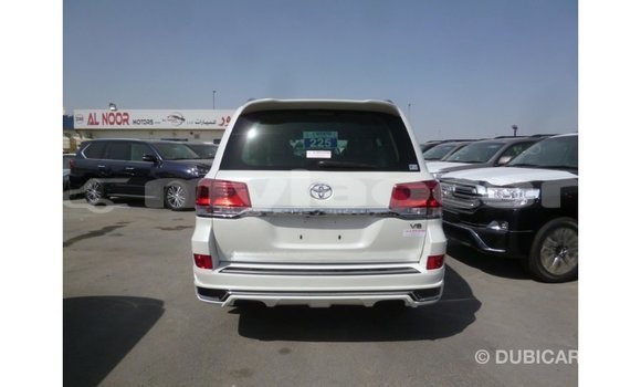 Buy Import Toyota Land Cruiser White Car in Import - Dubai in Attapeu Province Buy Import Toyota Land Cruiser White Car in Import - Dubai in Attapeu Province