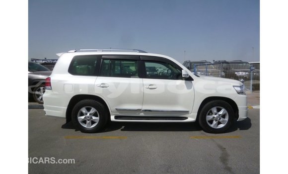Buy Import Toyota Land Cruiser White Car in Import - Dubai in Attapeu Province Buy Import Toyota Land Cruiser White Car in Import - Dubai in Attapeu Province