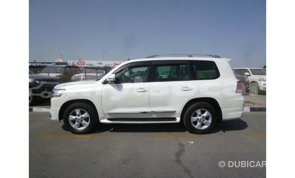 Buy Import Toyota Land Cruiser White Car in Import - Dubai in Attapeu Province Buy Import Toyota Land Cruiser White Car in Import - Dubai in Attapeu Province