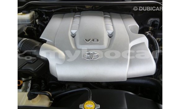 Buy Import Toyota Land Cruiser White Car in Import - Dubai in Attapeu Province Buy Import Toyota Land Cruiser White Car in Import - Dubai in Attapeu Province
